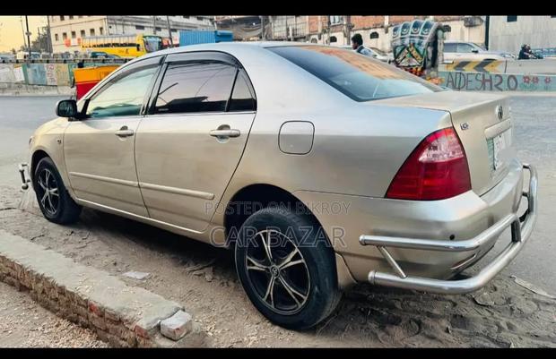 Toyota Corolla 2005 Gold