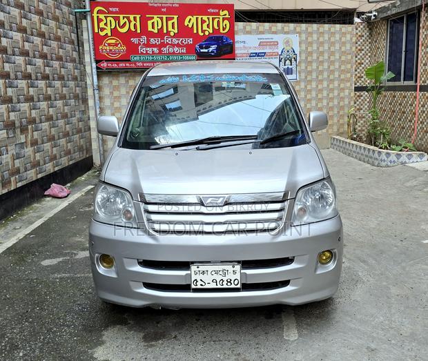 Toyota Noah 2.0 FWD (8 Seater) 2002 Silver