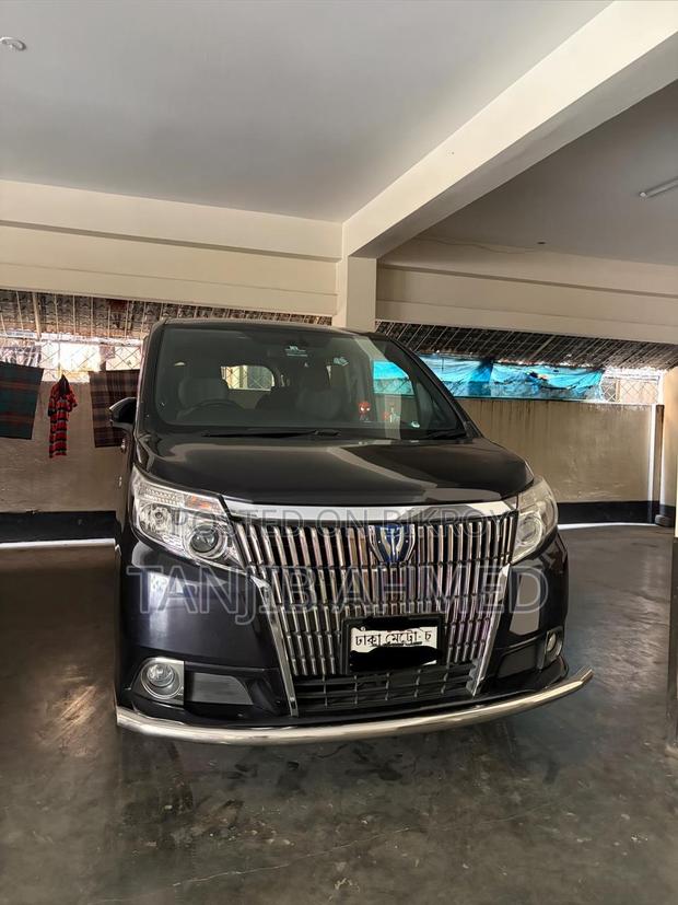 Toyota Esquire 1.8 FWD Hybrid (7 Seater) 2015