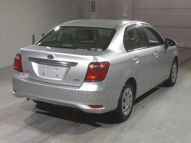 Toyota Axio 2021 Silver
