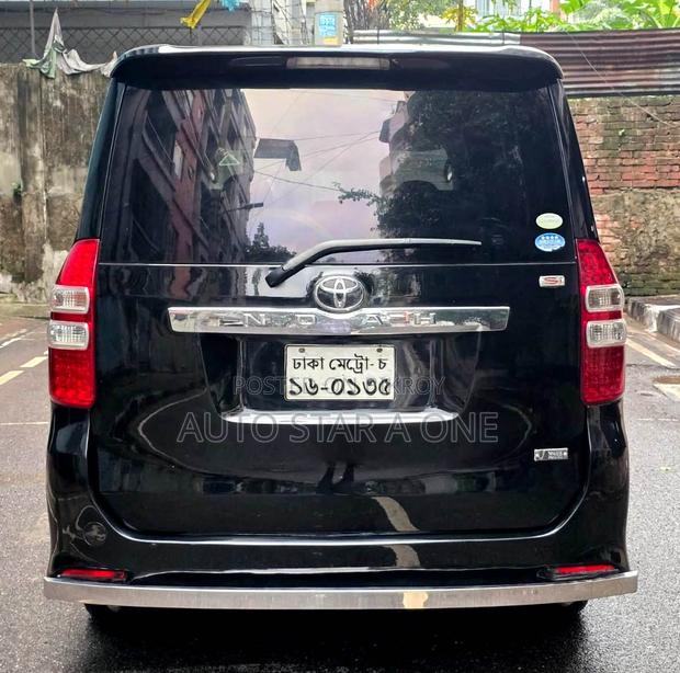 Toyota Noah 2010 Black