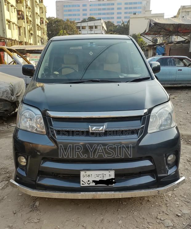 Toyota Noah 2.0 FWD (8 Seater) 2005 Black