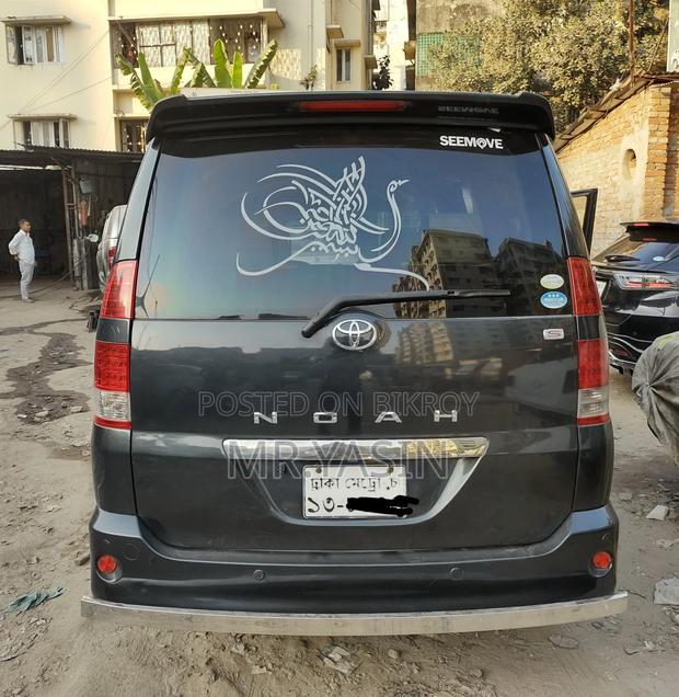 Toyota Noah 2.0 FWD (8 Seater) 2005 Black