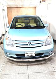 Toyota IST 2004 Green for sale