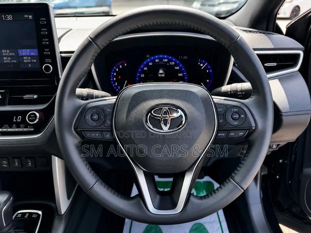 Toyota Corolla Cross 1.8 Hybrid FWD 2022 Black