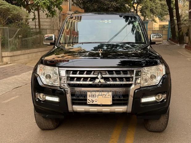 Mitsubishi Pajero 2018 Black