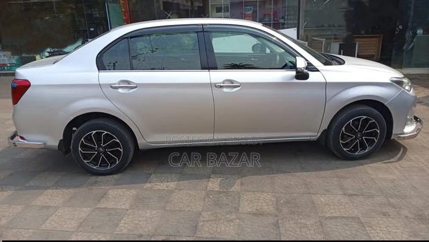 Toyota Axio 1.5 G 2WD 2018 Silver