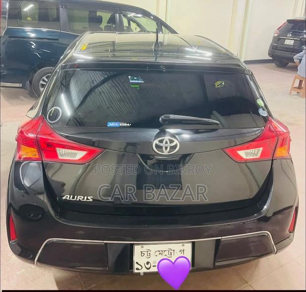 Toyota Auris 2013 Black