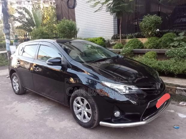 Toyota Auris 2013 Black