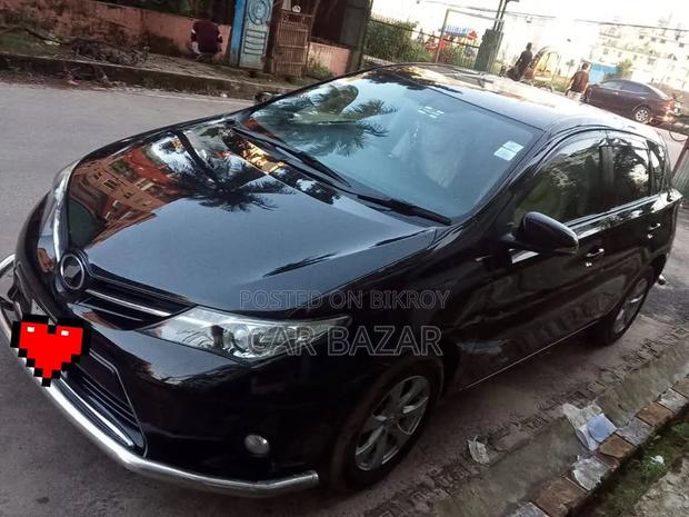Toyota Auris 2013 Black