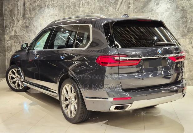 BMW X7 xDrive40i 2022 Gray