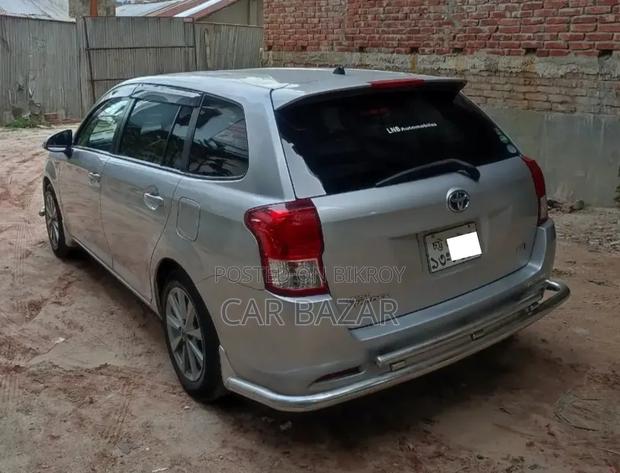 Toyota Corolla Fielder 1.5 Hybrid FWD 2014 Silver