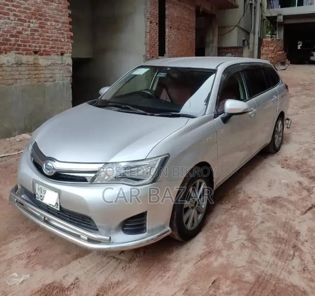 Toyota Corolla Fielder 1.5 Hybrid FWD 2014 Silver
