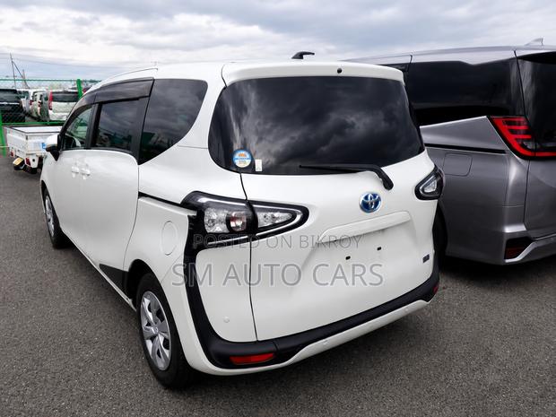 Toyota Sienta 1.5 Hybrid FWD 2021 Pearl