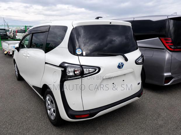 Toyota Sienta 1.5 Hybrid FWD 2021 Pearl