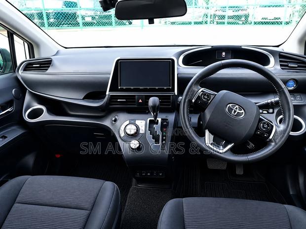 Toyota Sienta 1.5 Hybrid FWD 2021 Pearl