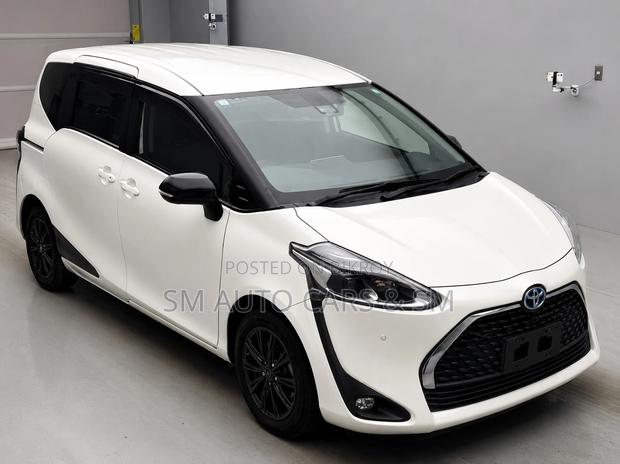 Toyota Sienta 1.5 Hybrid FWD 2021 Pearl