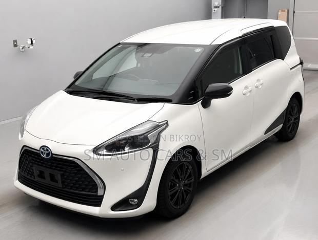 Toyota Sienta 1.5 Hybrid FWD 2021 Pearl