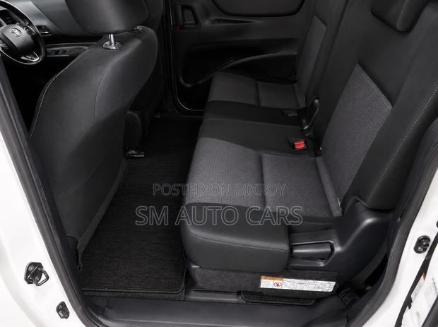 Toyota Sienta 1.5 Hybrid FWD 2021 Pearl