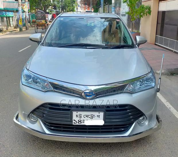 Toyota Axio 1.5 Hybrid 2WD 2015 Silver