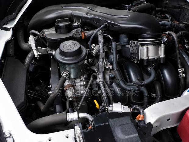 Toyota HiAce 2021 Pearl