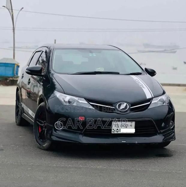 Toyota Auris 2014 Black