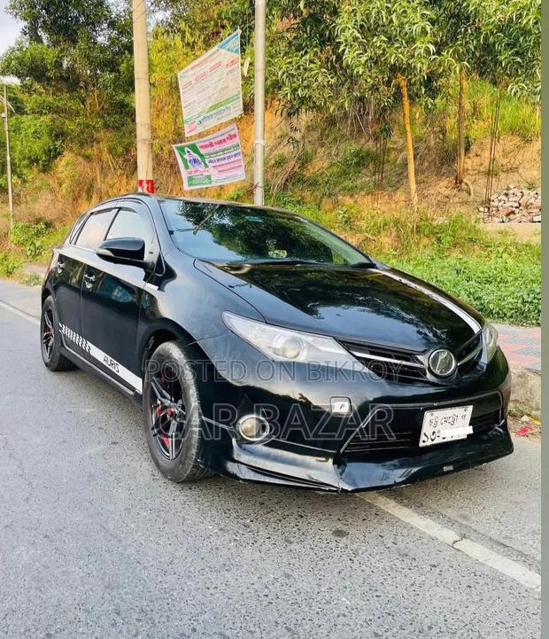 Toyota Auris 2014 Black