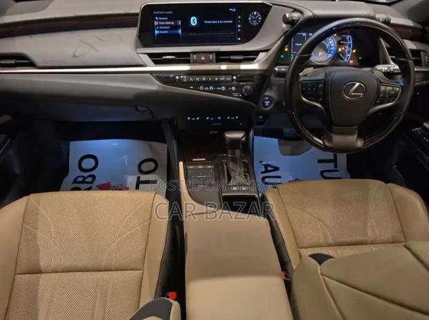 Lexus ES 300h Ultra Luxury 2020 Beige