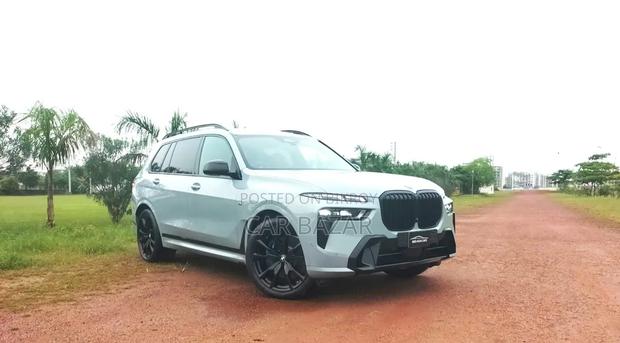 New BMW X7 xDrive40i 2023 Gray