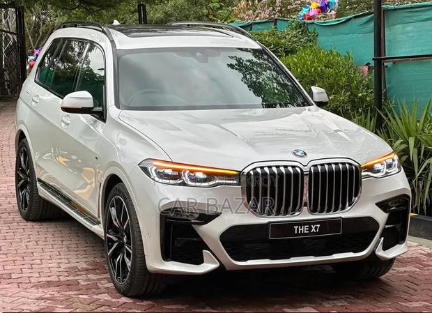BMW X7 xDrive40i 2021 Off white