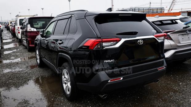 Toyota RAV4 2021 Black