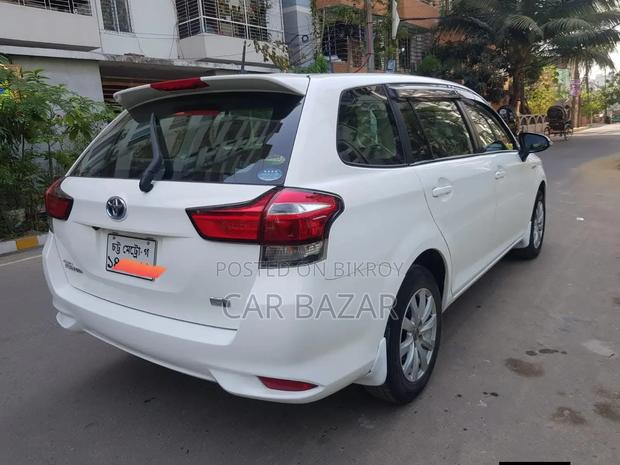 Toyota Corolla Fielder 1.5 Hybrid FWD 2016 Off White