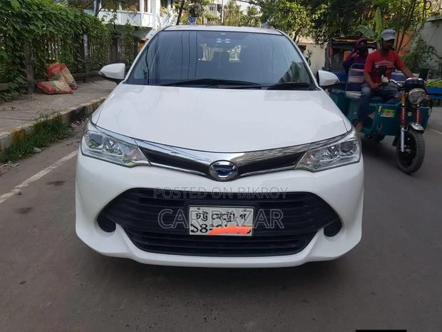 Toyota Corolla Fielder 1.5 Hybrid FWD 2016 Off White