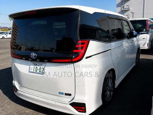 Toyota Noah 2023 Pearl
