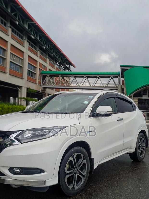 Honda Vezel 2014 Pearl
