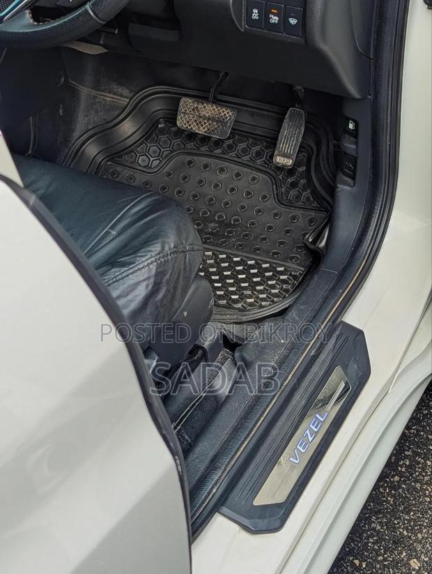 Honda Vezel 2014 Pearl