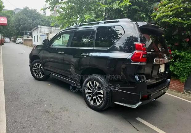 Toyota Land Cruiser Prado 2.7 2022 Black