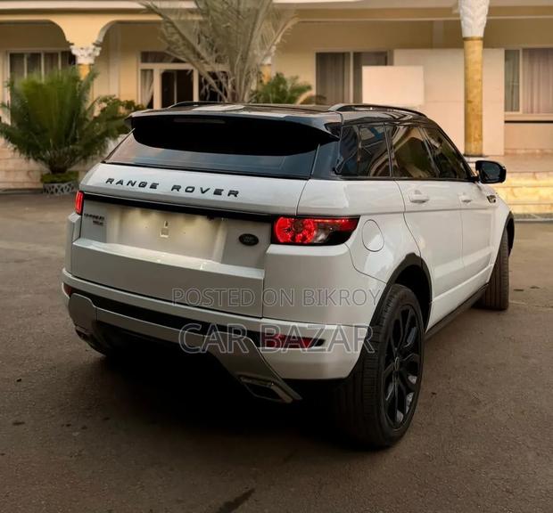 Land Rover Range Rover Evoque Dynamic 4x4 (2.0L 4cyl 9A) 2014 Off White