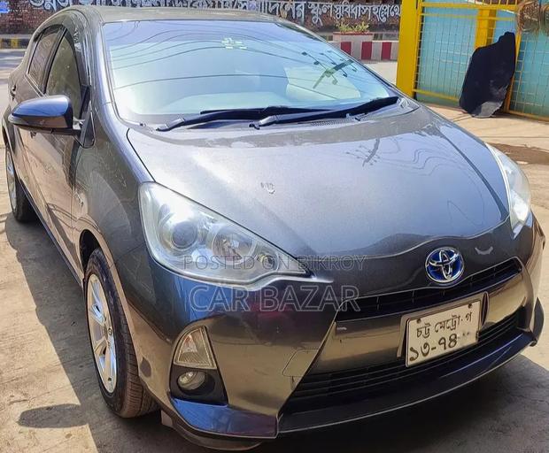 Toyota Aqua 2013 Gray