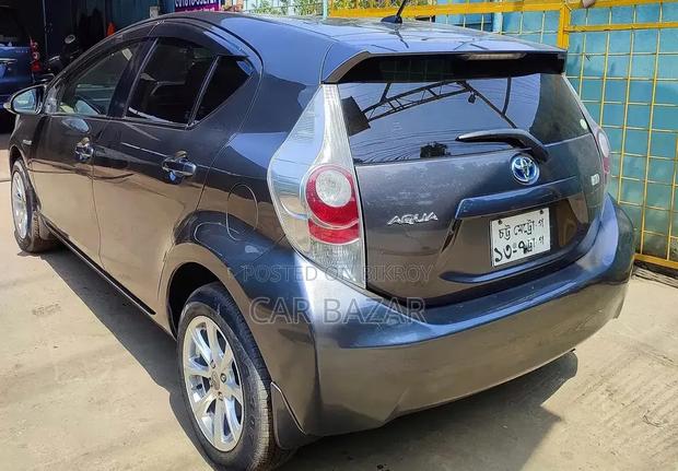 Toyota Aqua 2013 Gray