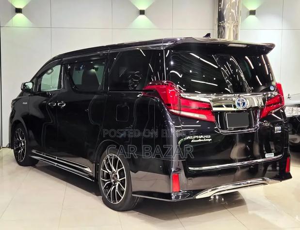 Toyota Alphard 2.5 Hybrid AWD 2019 Black