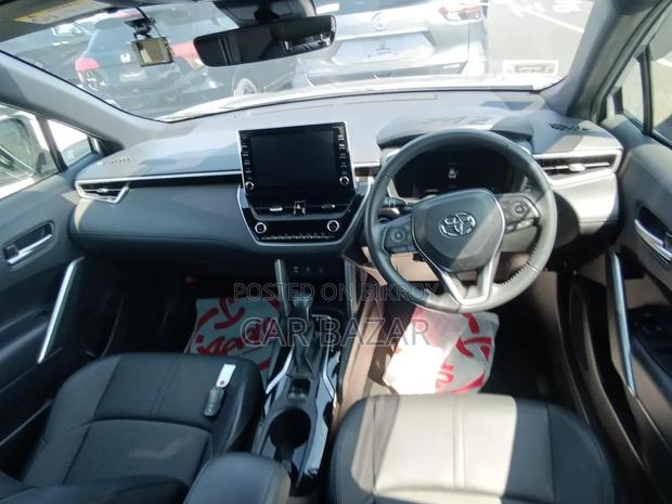 New Toyota Corolla Cross 1.8 Hybrid FWD 2022 Ivory