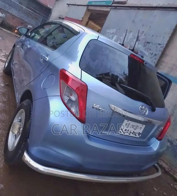 Toyota Vitz 1.3 FWD 5dr 2011 Green