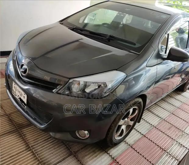 Toyota Vitz 1.0 FWD 5dr 2011 Gray