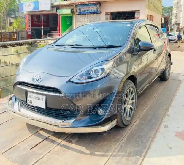 Toyota Aqua 2017 Gray