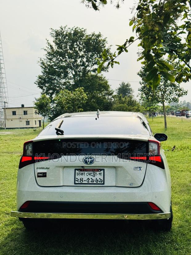 New Toyota Prius 2019 Pearl