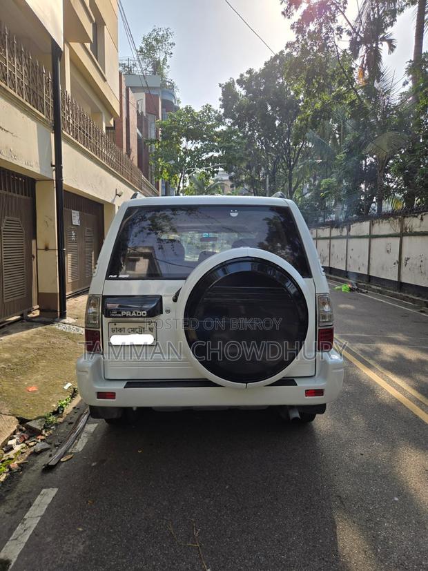 Toyota Land Cruiser Prado 2000 Pearl