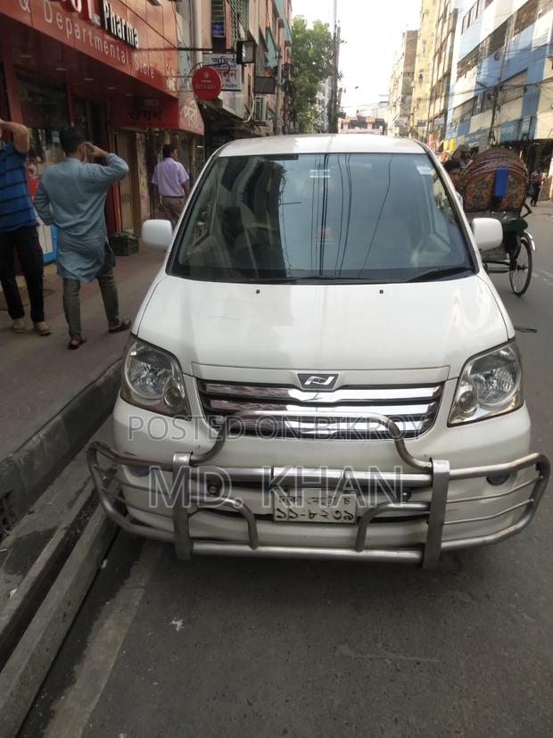 Toyota Noah 2002 Pearl