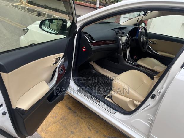 Toyota Premio 1.5 FWD 2017 Pearl