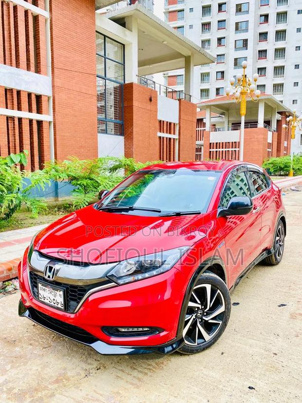 Honda Vezel 1.5 Hybrid 4WD 2016 Red